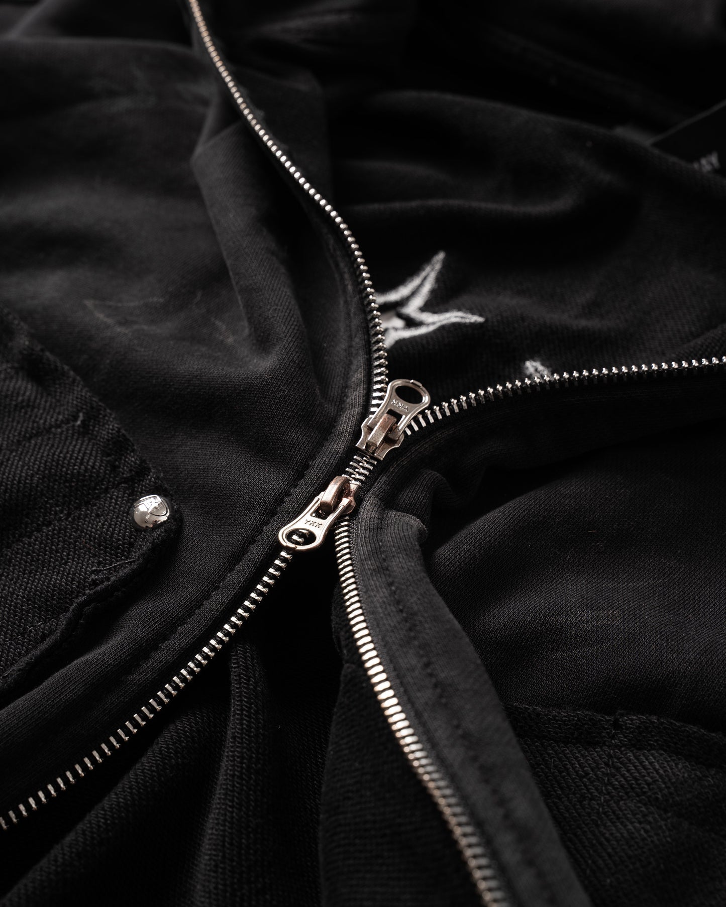 RAW ZIP HOODIE