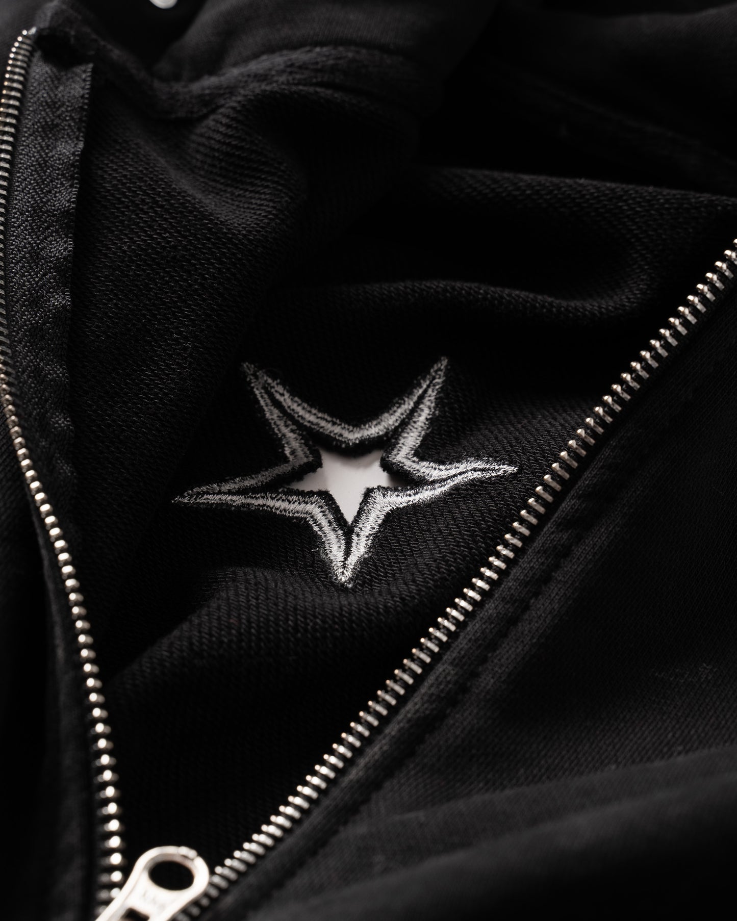 RAW ZIP HOODIE